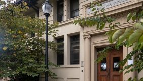 A view of the front of Swan Hall on the Occidental College campus