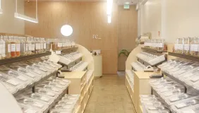 the bulk bins at the re_grocery grocery store in Highland Park