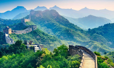 A view of the Great Wall of China, representing the Chinese Studies program at Occidental College (Oxy).