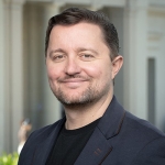 Igor Logvinenko headshot