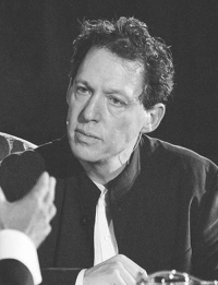Portrait of Paul Holdengraber in black and white