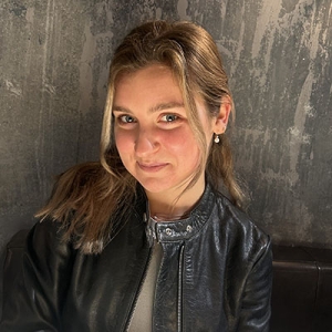 Occidental College student Grace Fernandez '25 headshot