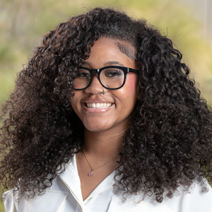 Rose Ngalamulume headshot