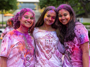 Occidental student in the SASA club enjoy a Holi celebration