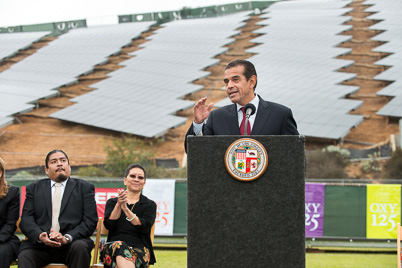 news_solar_villaraigosa_array